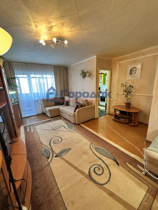 г. Каменск-Уральский, ул. Набережная, 3 (городской округ Каменский) - фото квартиры (2)