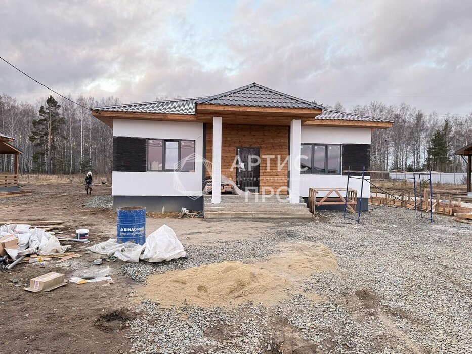 п. Прохладный, ул. Сосновая, 19 (городской округ Белоярский) - фото дома (1)