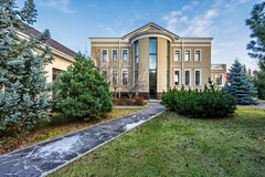 Екатеринбург, ул. Колокольная, 54 (УНЦ) - фото коттеджа