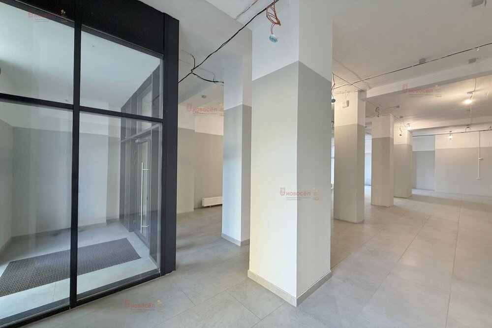 Екатеринбург, ул. Сурикова, 63/2 (Автовокзал) - фото торговой площади (2)