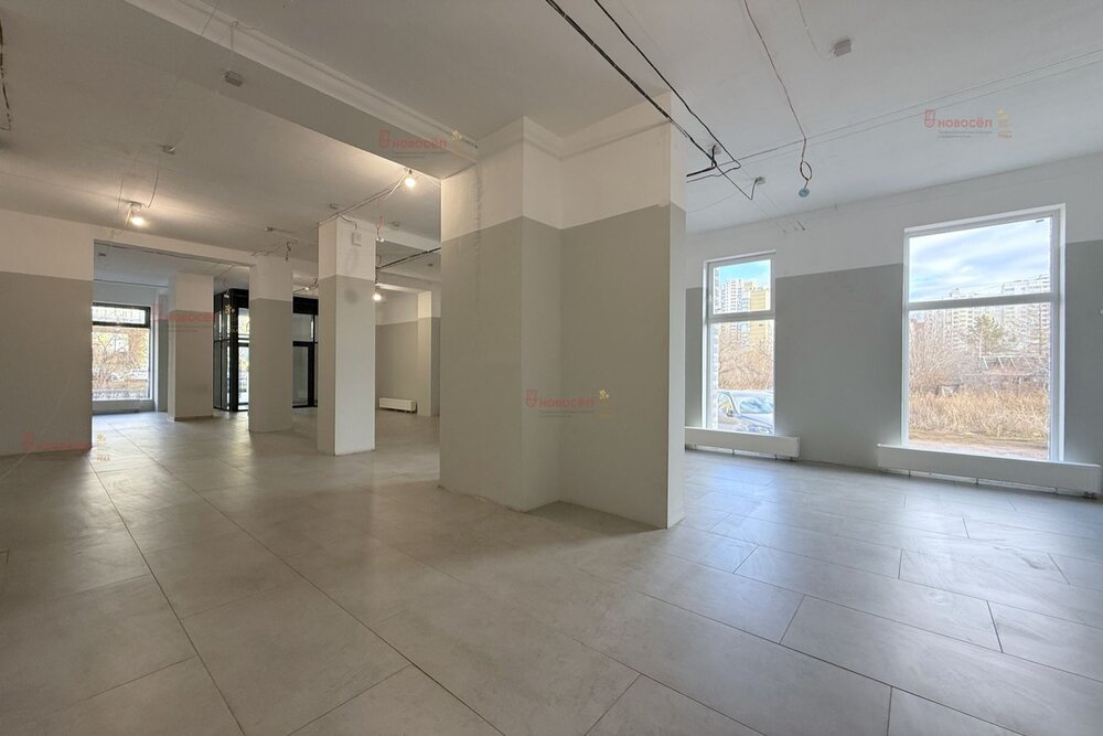 Екатеринбург, ул. Сурикова, 63/2 (Автовокзал) - фото торговой площади (3)