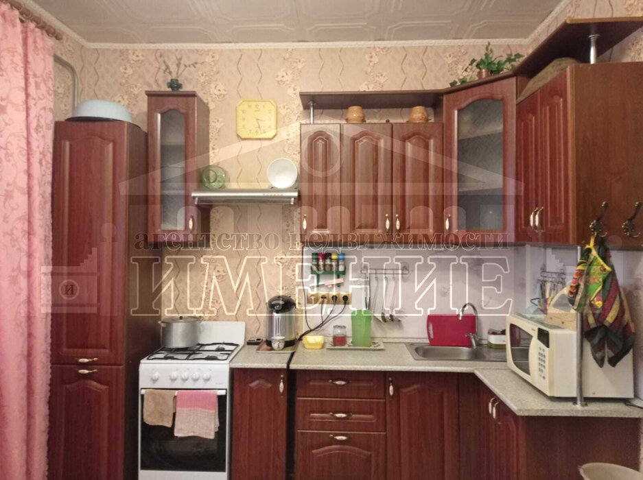 г. Ревда, ул. Володарского,   (городской округ Ревда) - фото дома (3)