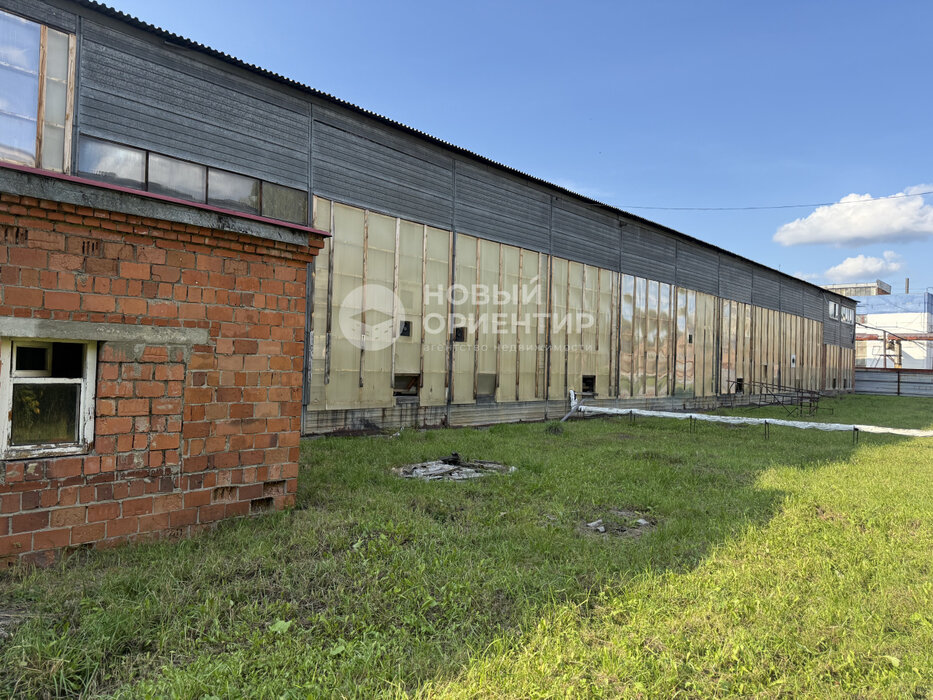 п. Буланаш, ул. Машиностроителей, 27 (городской округ Артемовский) - фото торговой площади (5)