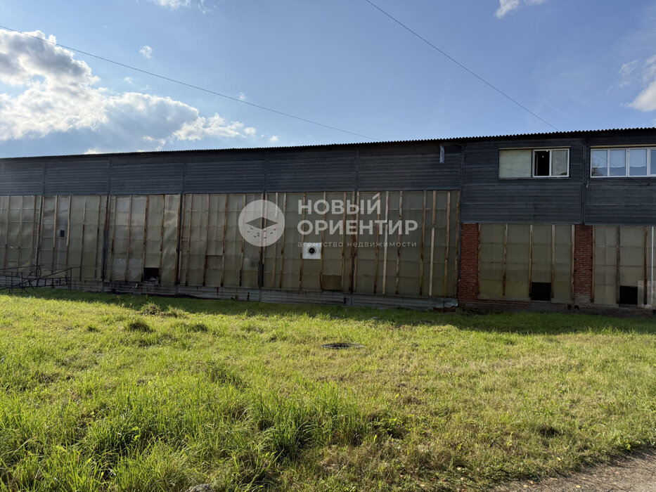 п. Буланаш, ул. Машиностроителей, 27 (городской округ Артемовский) - фото торговой площади (7)