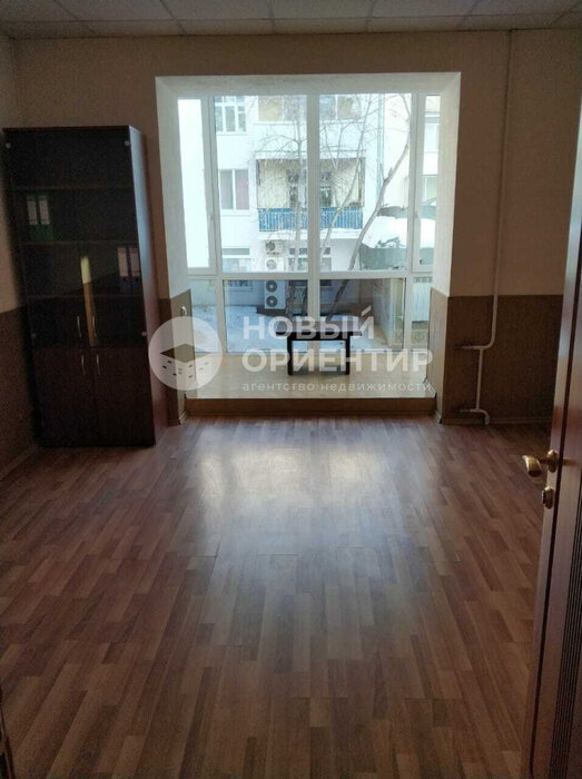 Екатеринбург, ул. Декабристов, 16/18 Б (Центр) - фото торговой площади (3)