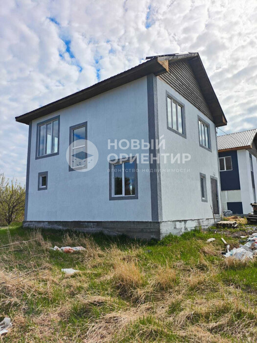 г. Арамиль, ул. Октябрьская, 69А (городской округ Арамильский) - фото коттеджа (1)