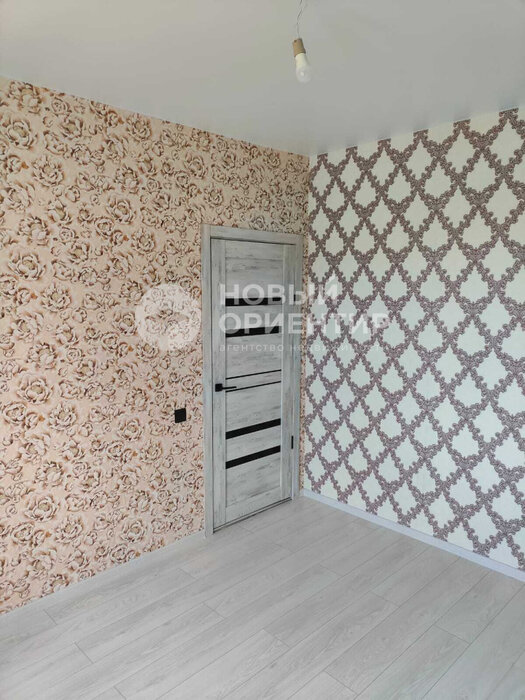 г. Арамиль, ул. Октябрьская, 69А (городской округ Арамильский) - фото коттеджа (8)