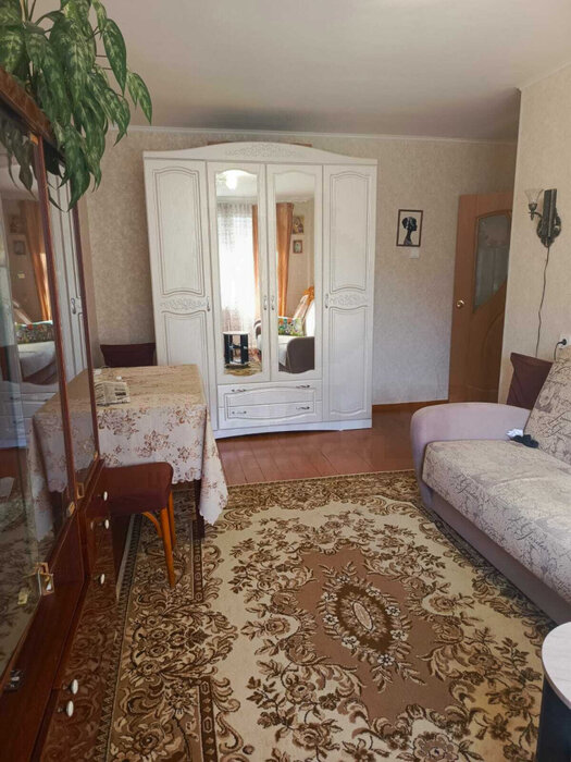 г. Асбест, ул. Ленинградская, 35 (городской округ Асбестовский) - фото квартиры (4)