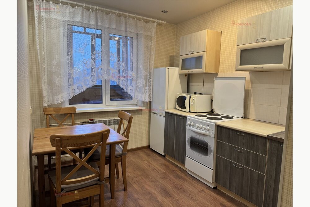 Екатеринбург, ул. Белинского, 218/1 (Автовокзал) - фото квартиры (3)