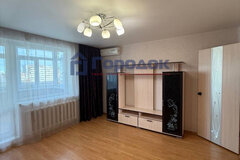 г. Каменск-Уральский, ул. Комсомольский, 49 (городской округ Каменский) - фото квартиры