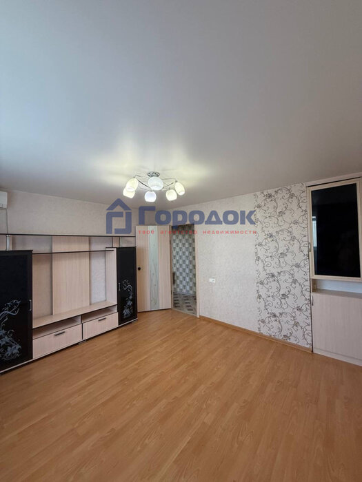 г. Каменск-Уральский, ул. Комсомольский, 49 (городской округ Каменский) - фото квартиры (2)