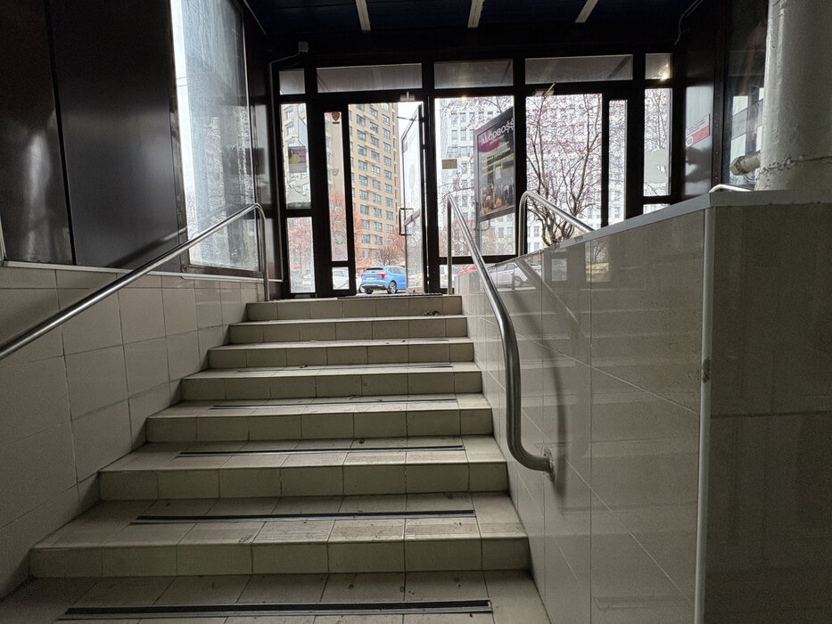 Екатеринбург, ул. Мира, 50 (Втузгородок) - фото торговой площади (2)