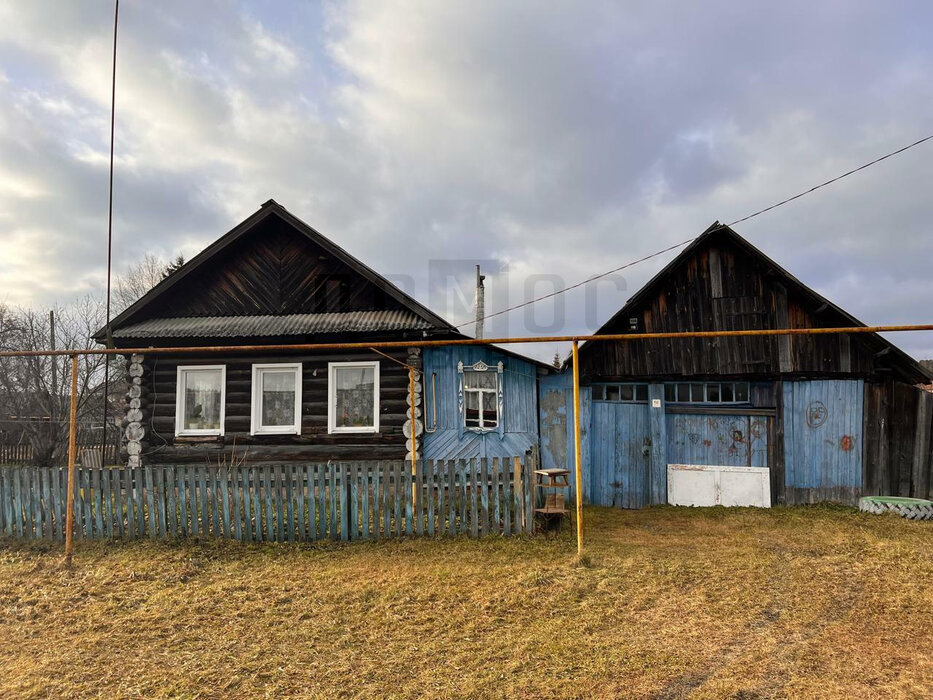 пгт. Билимбай, ул. Чкалова, 16 (городской округ Первоуральск) - фото дома (1)