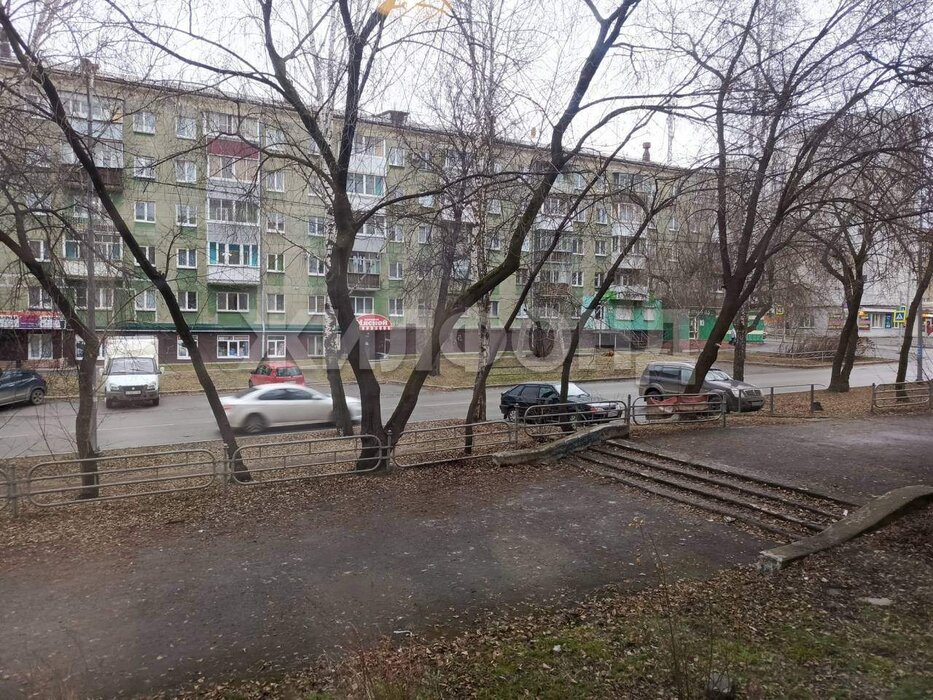 г. Нижний Тагил, ул. Первомайская, 27 (городской округ Нижний Тагил) - фото комнаты (5)