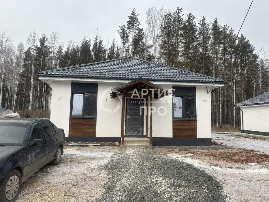 к.п. Белые Росы, ул. Лиственная, 9 (городской округ Полевской, с. Курганово) - фото дома (2)