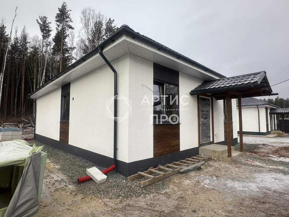 к.п. Белые Росы, ул. Лиственная, 9 (городской округ Полевской, с. Курганово) - фото дома (3)