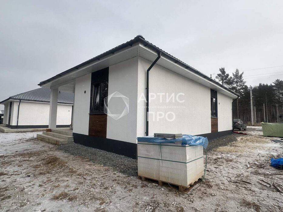 к.п. Белые Росы, ул. Лиственная, 9 (городской округ Полевской, с. Курганово) - фото дома (5)