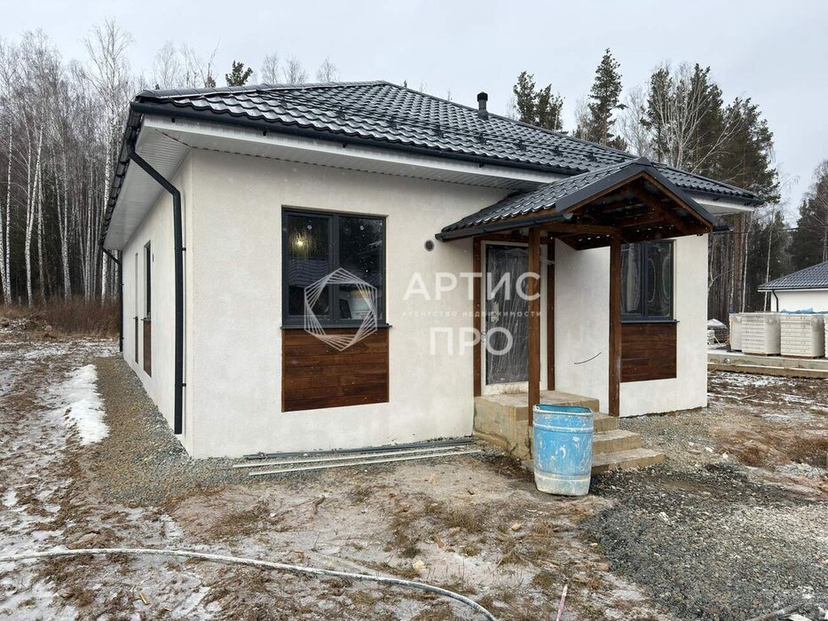 к.п. Белые Росы, ул. Лиственная, 5 (городской округ Полевской, с. Курганово) - фото дома (1)