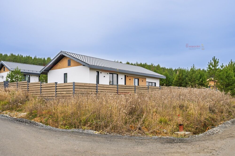 п. Бобровский, ул. Дега, 1 (городской округ Сысертский) - фото коттеджа (3)