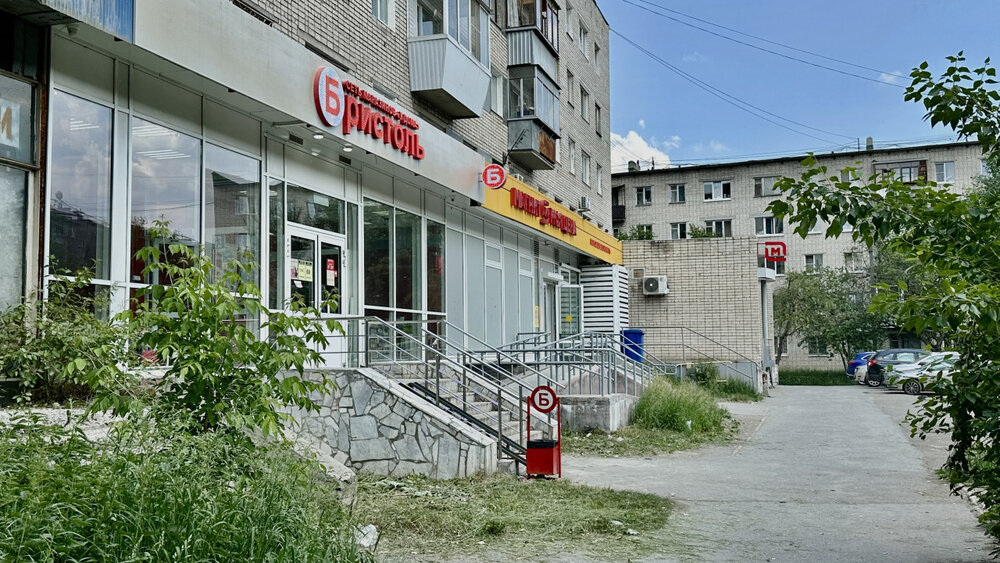 Екатеринбург, ул. Старых Большевиков, 82/2 (Эльмаш) - фото торговой площади (1)