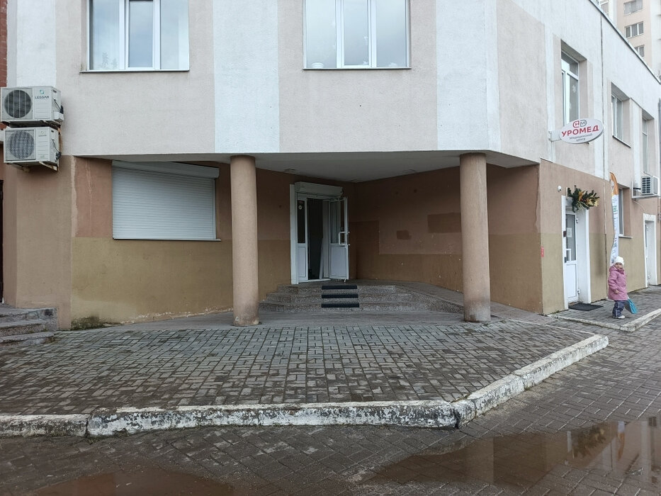 Екатеринбург, ул. Краснолесья, 30 (УНЦ) - фото офисного помещения (1)