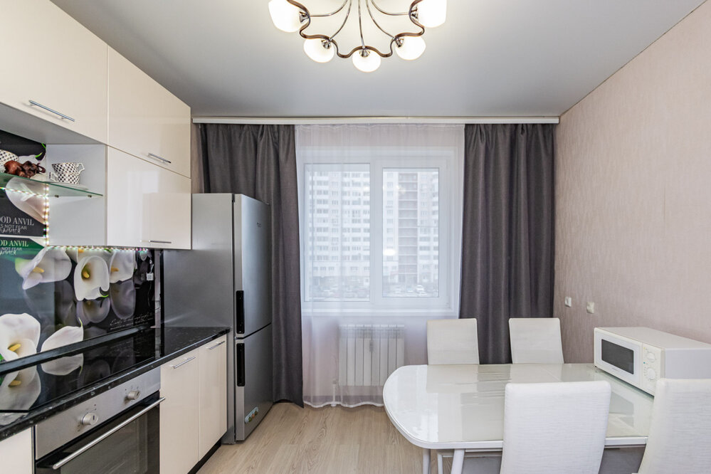 Екатеринбург, ул. Чкалова, 242 (УНЦ) - фото квартиры (2)