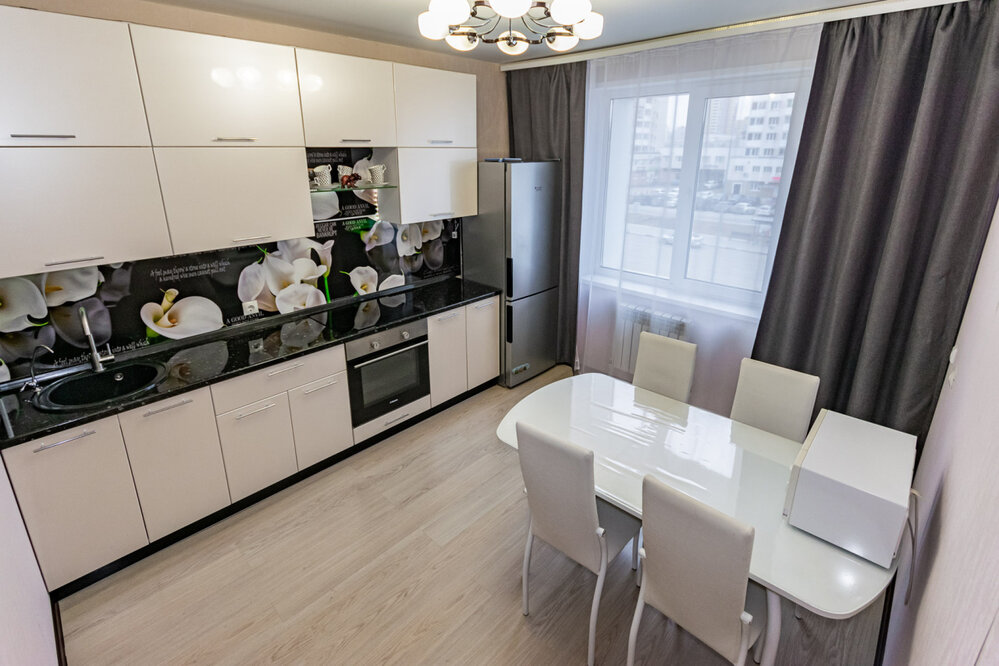 Екатеринбург, ул. Чкалова, 242 (УНЦ) - фото квартиры (5)