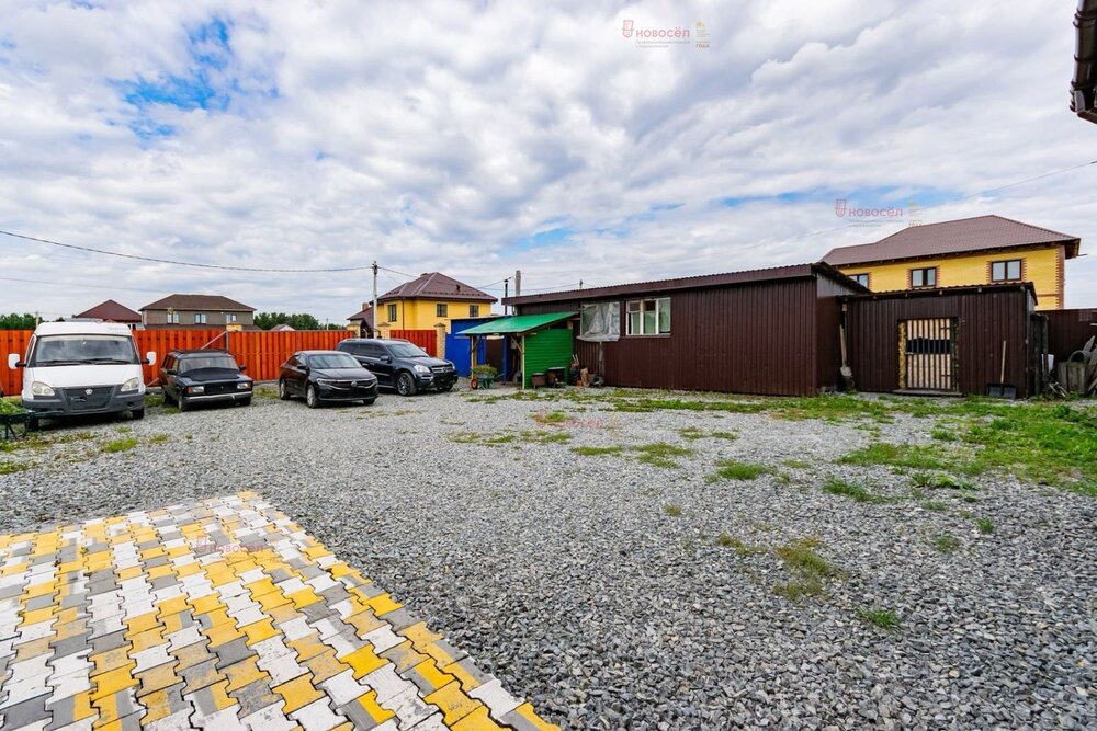 Екатеринбург, ул. 12-я Баритовая, 6 (Горный щит) - фото коттеджа (3)