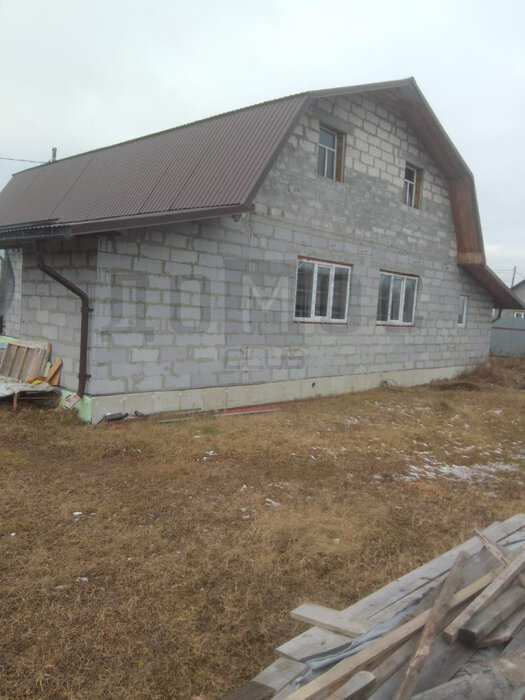 п. Изумрудный, ул. Мира, 10 (городской округ Белоярский) - фото дома (1)