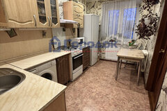 г. Каменск-Уральский, ул. Победы, 1А (городской округ Каменский) - фото квартиры