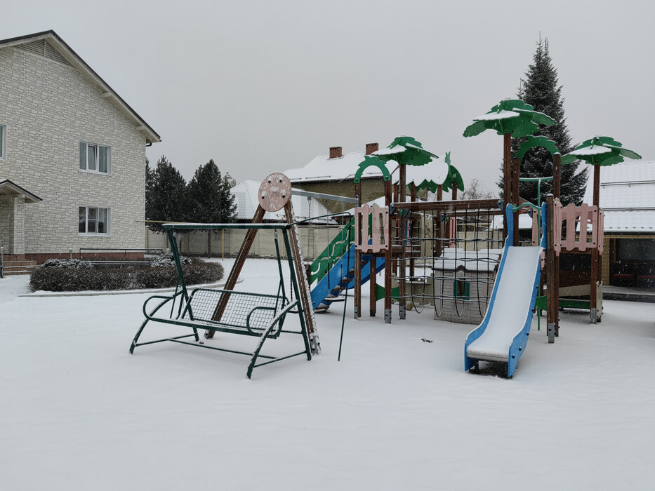 Екатеринбург, ул. Кольцевая, 93 - фото коттеджа (8)