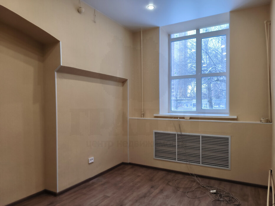 Екатеринбург, ул. Грибоедова, 9 (Химмаш) - фото торговой площади (3)