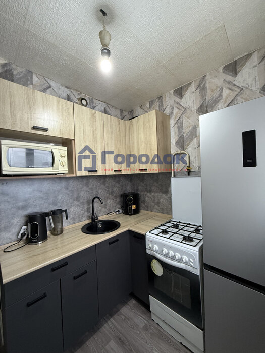 г. Каменск-Уральский, ул. Победы, 61 (городской округ Каменский) - фото квартиры (8)