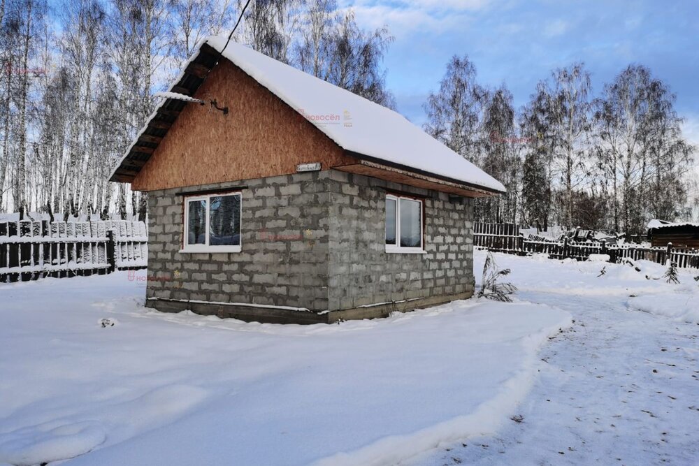 п. Монетный, ул. Березовская, 106б (городской округ Березовский) - фото дома (2)