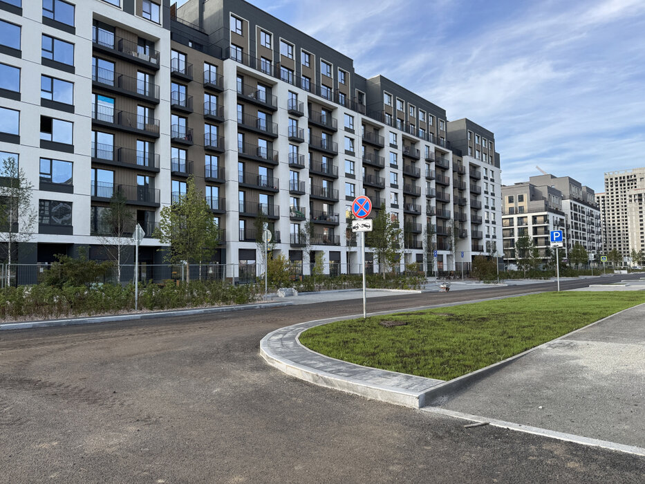 Екатеринбург, ул. Ландау, 7б (Академический) - фото торговой площади (1)