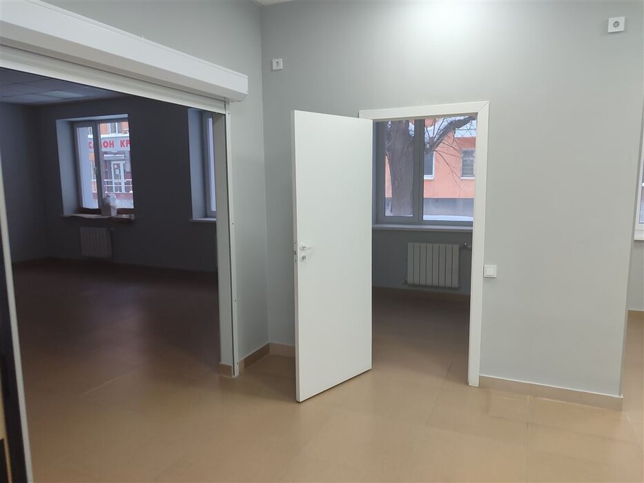 Екатеринбург, ул. Космонавтов, 47Д - фото торговой площади (3)