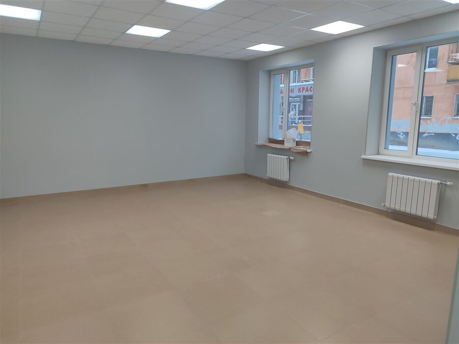 Екатеринбург, ул. Космонавтов, 47Д - фото торговой площади (4)