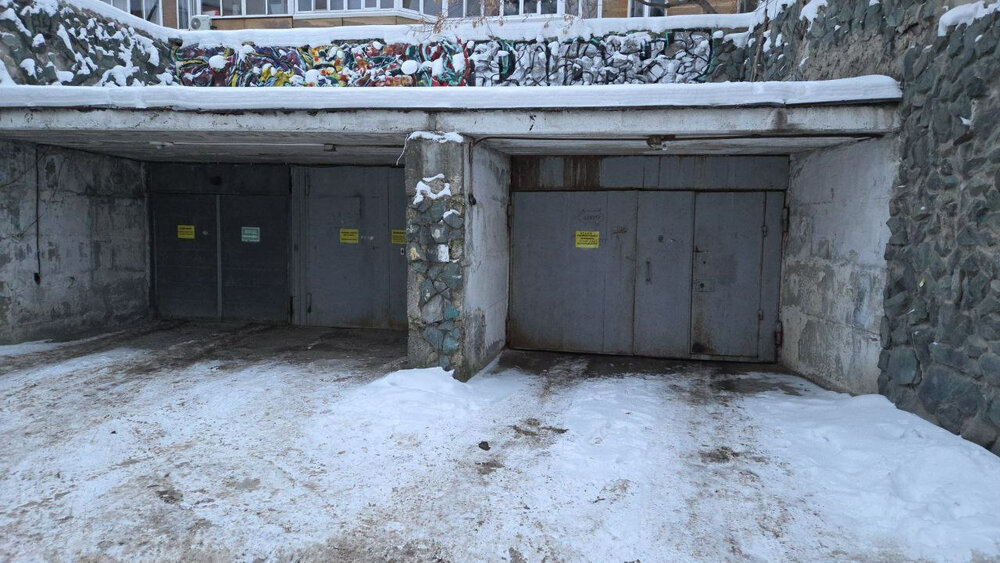Екатеринбург, ул. Антона Валека, 12 (Центр) - фото гаража (1)