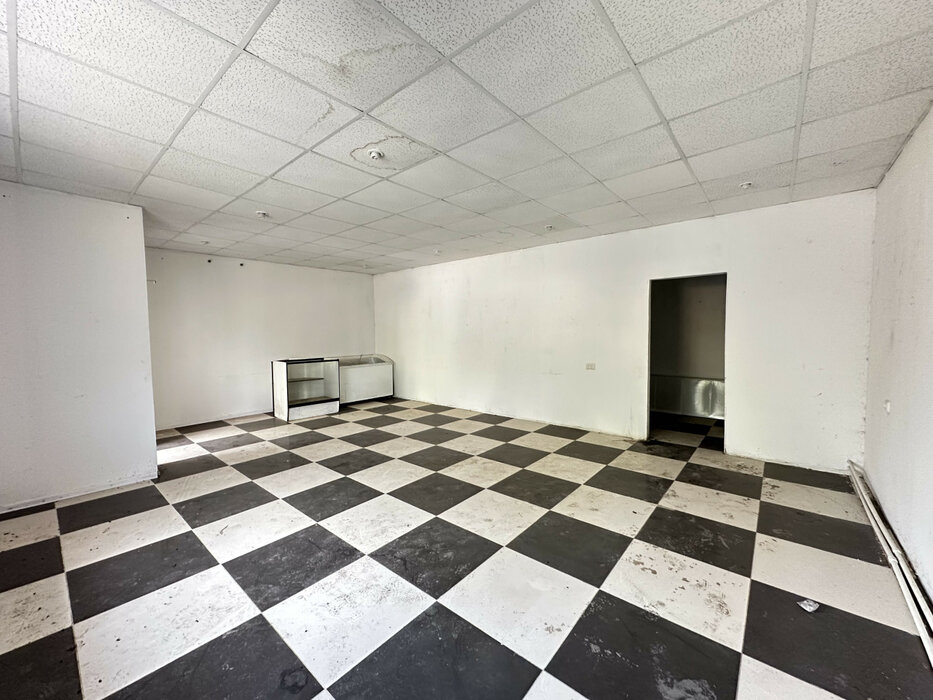 п. Верхняя Синячиха, ул. Красной Гвардии, 13 (городской округ Алапаевский) - фото торговой площади (8)