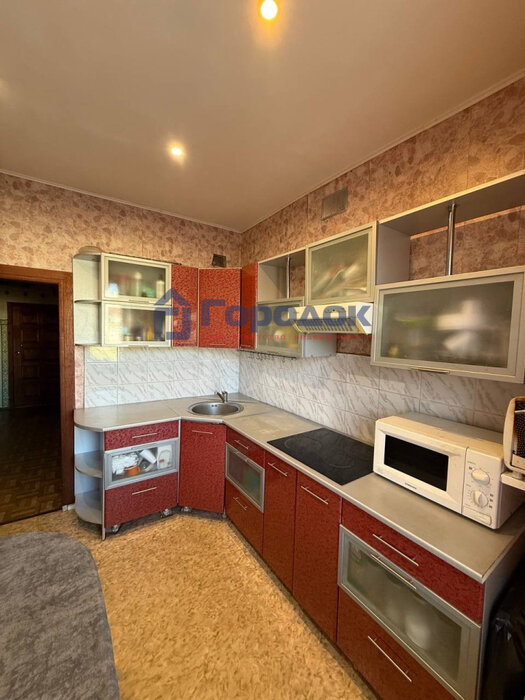 г. Каменск-Уральский, ул. Олега Кошевого, 9 (городской округ Каменский) - фото квартиры (2)