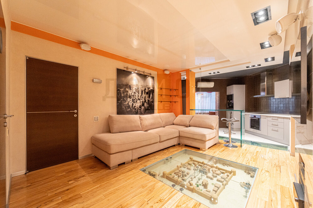 Екатеринбург, ул. Мамина-Сибиряка, 52 (Центр) - фото квартиры (1)