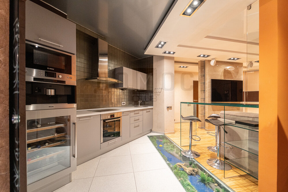 Екатеринбург, ул. Мамина-Сибиряка, 52 (Центр) - фото квартиры (2)