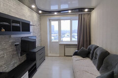 Екатеринбург, ул. Ломоносова, 151 (Уралмаш) - фото квартиры