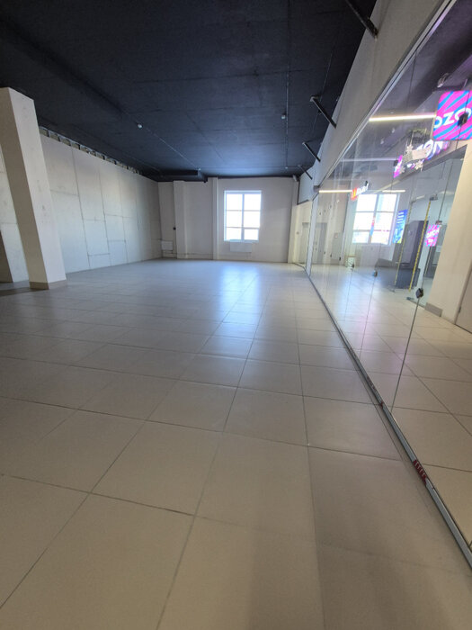 Екатеринбург, ул. Патриотов, 1 (Уктус) - фото торговой площади (4)