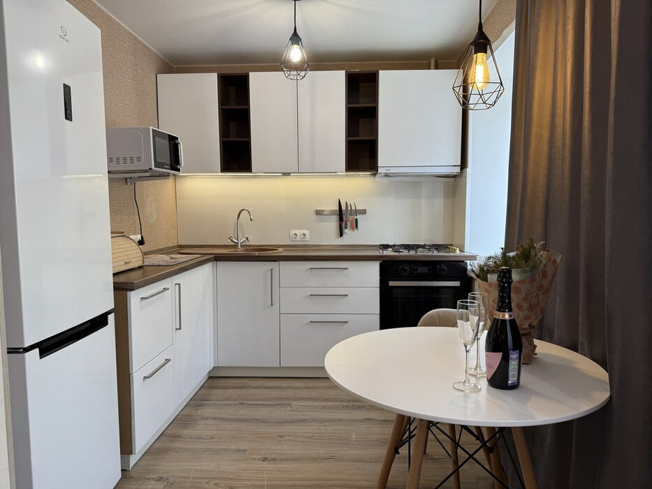 Екатеринбург, ул. Азина, 15 (Центр) - фото квартиры (1)