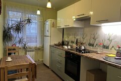 Екатеринбург, ул. Сибирский, 15/а (Шарташский рынок) - фото квартиры