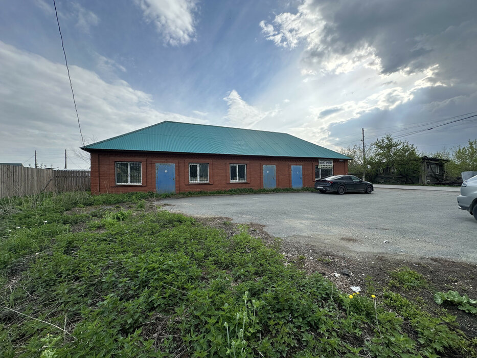 п. Верхняя Синячиха, ул. Красной Гвардии, 13 (городской округ Алапаевский) - фото торговой площади (2)