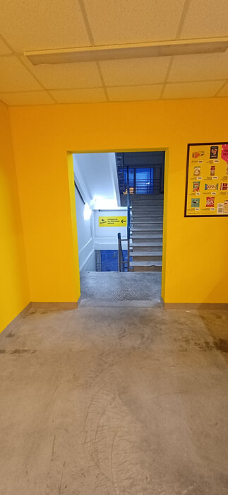 Екатеринбург, ул. Раевского, 9 - фото торговой площади (2)