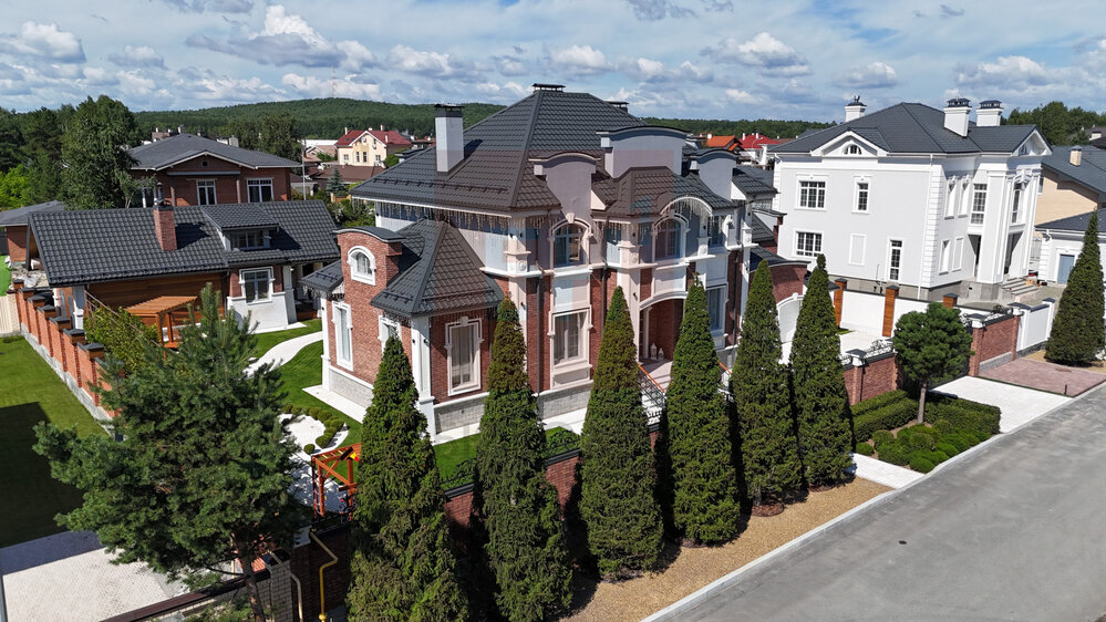 Екатеринбург, ул. Берёзовый Ключ, 63А (Широкая речка) - фото дома (1)