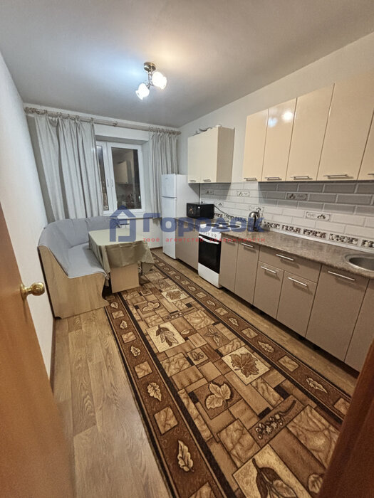 г. Каменск-Уральский, ул. 4-й Пятилетки, 49 (городской округ Каменский) - фото квартиры (1)